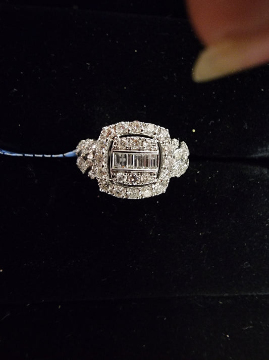 10k White Gold Female Ring - Size 7 - Cuban Link Band - 1.15CT Si Diamonds
